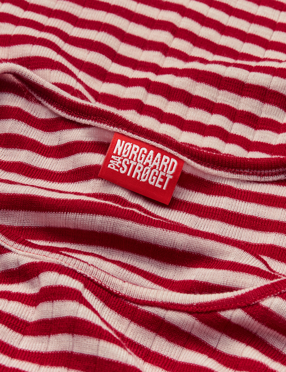 101 Wool, Red/Ecru