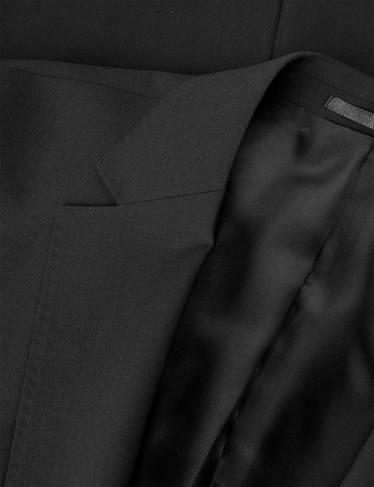Klassik Bond, Black